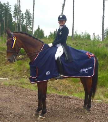 Image: 2016-08/1472561504_unknown-red-.jpg